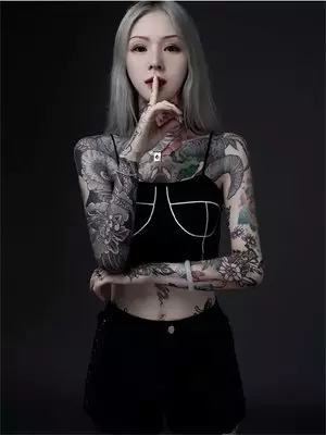 姐姐瘫了那天弟弟在上大学，他的学费停了